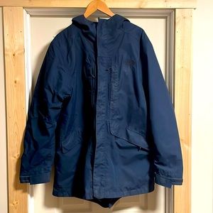 THE NORTHFACE RAIN JACKET SIZE XL